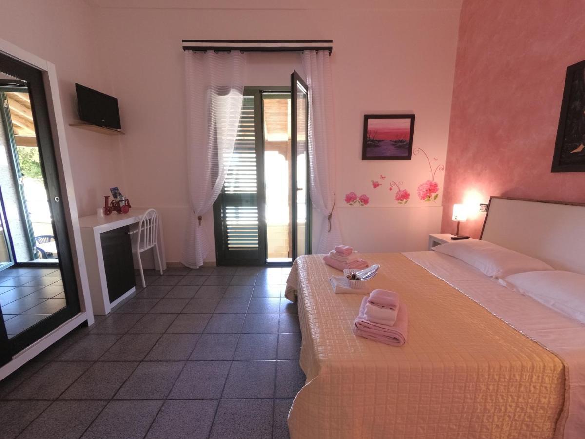 Hotel Alba Chiara Sant'Andrea Salento Exterior photo